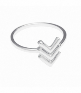 Anillo Plata Tres V